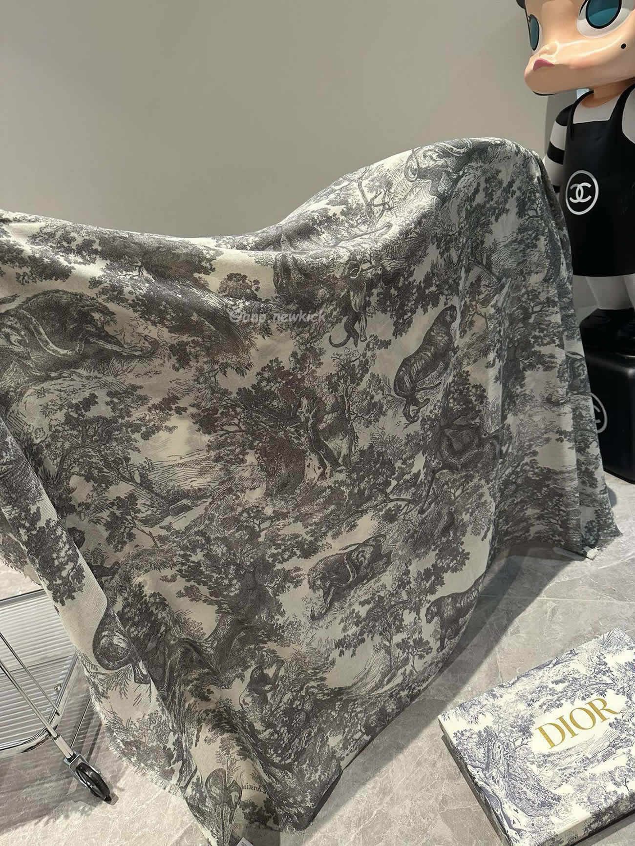 Dior Printed Shawl Cashmere Fabrics Sauvage Ruyi Print 140x180cm (18) - newkick.cc